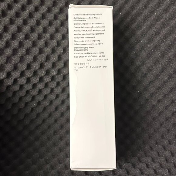 Murad Renewing Cleansing Cream - Picture 5 of 10